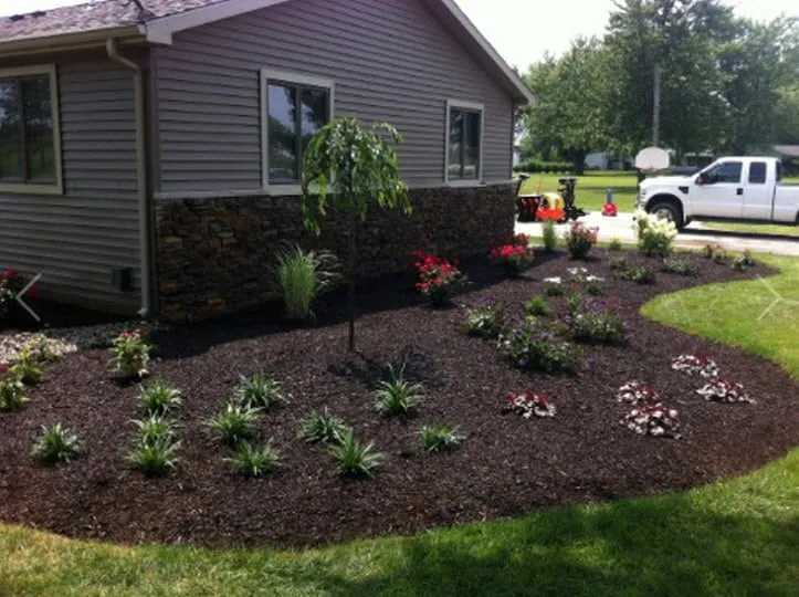 Expert garden landscaping in Fort Wayne, IN by Boggs Professional CUTS & Lawn Maintenance