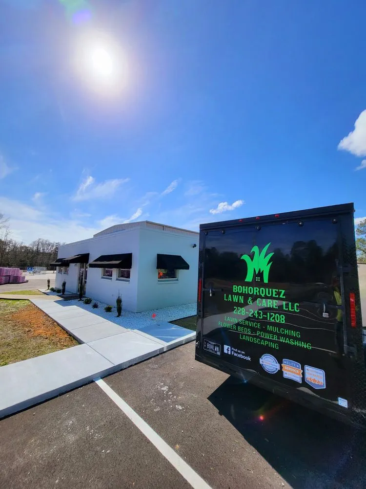 Affordable yard maintenance in Biloxi, MS by Bohorquez Lawn & Care