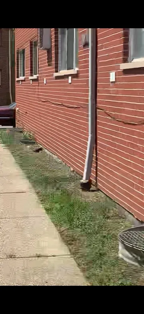 Top-rated yard maintenance in Detroit, MI by B.O.L Lawn Service & Equipment