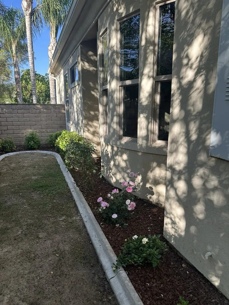 Custom lawn mowing service experts serving Bakersfield, CA - Bolles Nursery Landscape