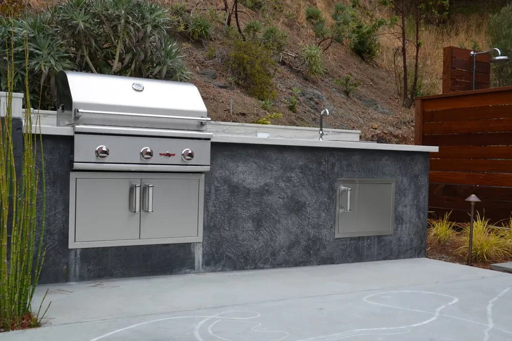 Expert lawn care service for year-round maintenance in Corte Madera, CA by Bon Terra Landscapes