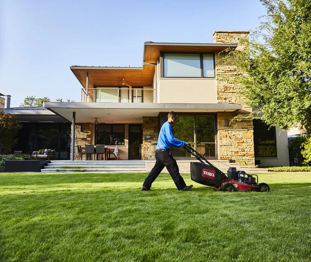 Local lawn care service experts serving Irving, TX - Bonick Landscaping