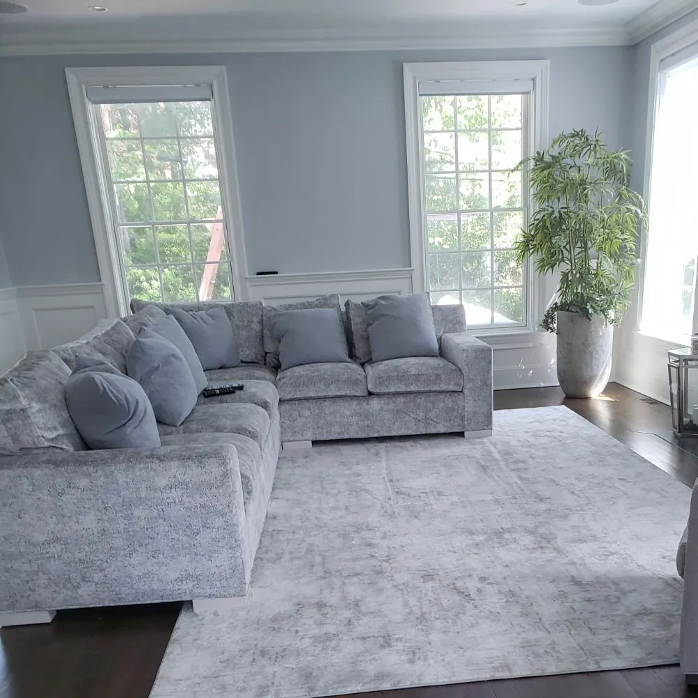 Custom lawn mowing service for beautiful yards across Bay Shore, NY - Bonilla's Cleaning Service