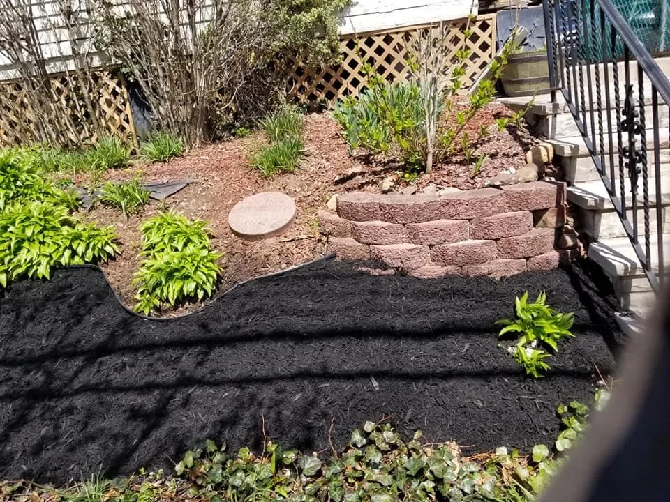 Professional yard cleanup service for beautiful yards in Bayonne, NJ by Bonilla's Landscaping