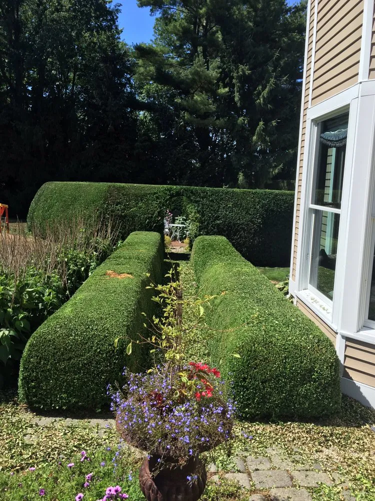 Trusted lawn care service with custom design across Exeter, NH - Bonner Landscaping
