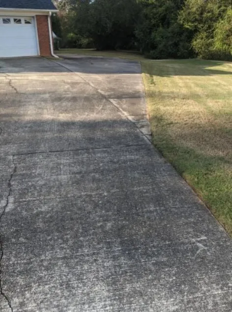 Custom lawn mowing service for homes in Atlanta, GA by Boomerang Landscaping