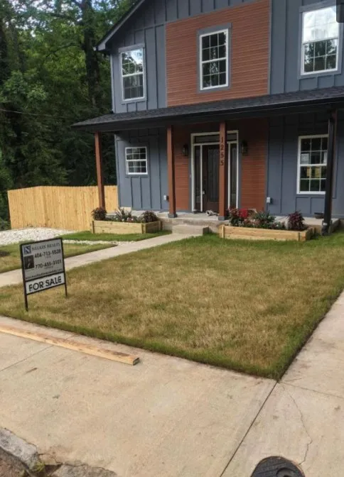 Reliable yard cleanup service in Atlanta, GA by Boomerang Landscaping