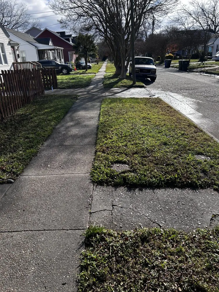 Professional yard maintenance experts serving Suffolk, VA - Boone Wayne Enterprises