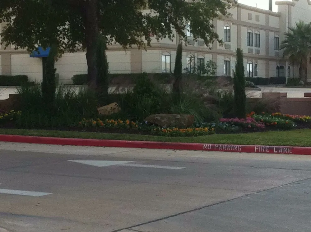 Affordable landscape design experts serving Conroe, TX - Boone's Landscaping