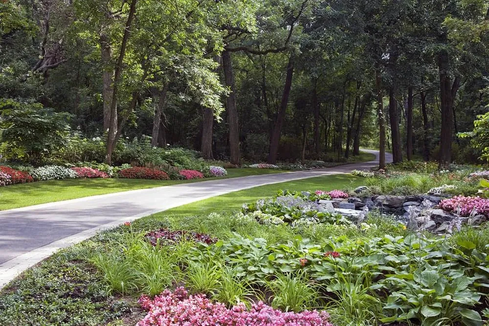 Affordable residential landscaping in Conroe, TX by Boone's Landscaping