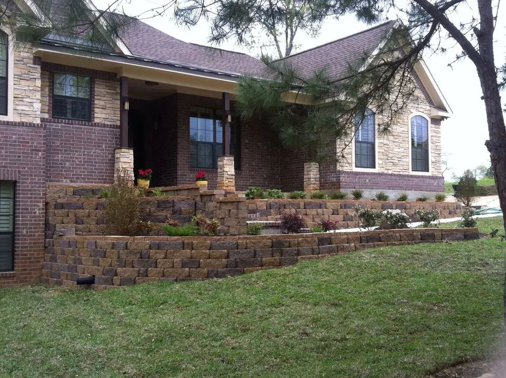 Affordable garden landscaping for beautiful yards in Conroe, TX by Boone's Landscaping