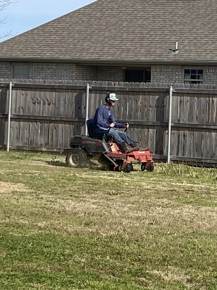 Custom lawn care service in Fayetteville, AR by Boo’s Lawn Care