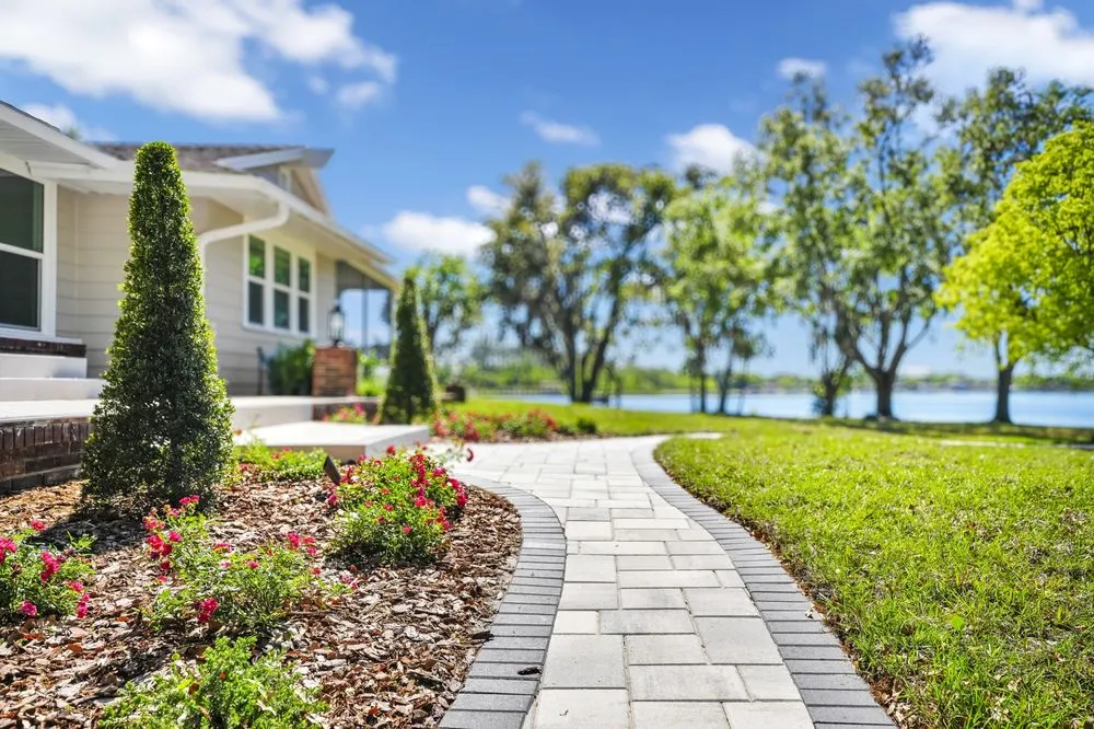 Top-rated lawn care service in Winter Park, FL - Booth's Cobblestones