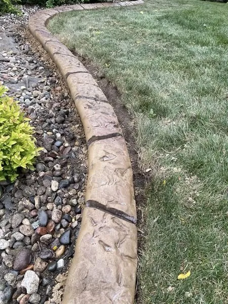 Professional garden landscaping in Waunakee, WI by Border Magic by BB Landscaping