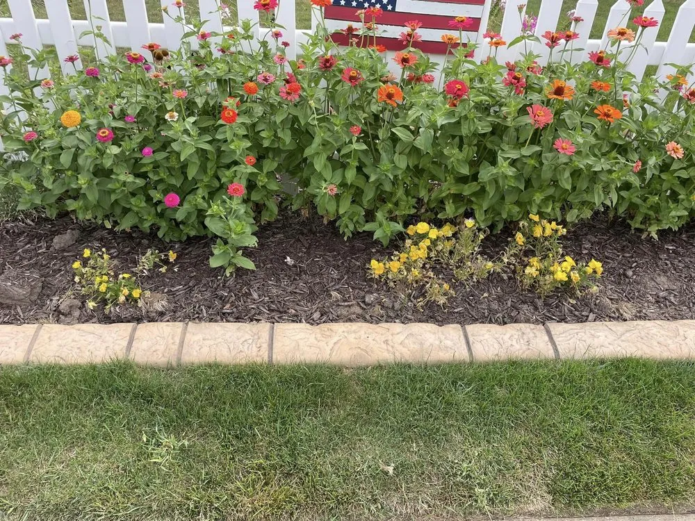 Local landscape design for homes in Waunakee, WI by Border Magic by BB Landscaping