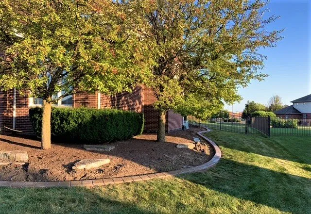 Reliable lawn care service in Frankfort, IL - Border Magic