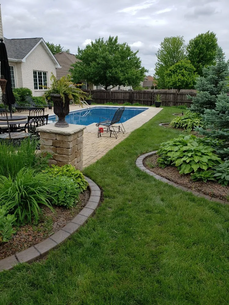 Trusted garden landscaping in Frankfort, IL by Border Magic