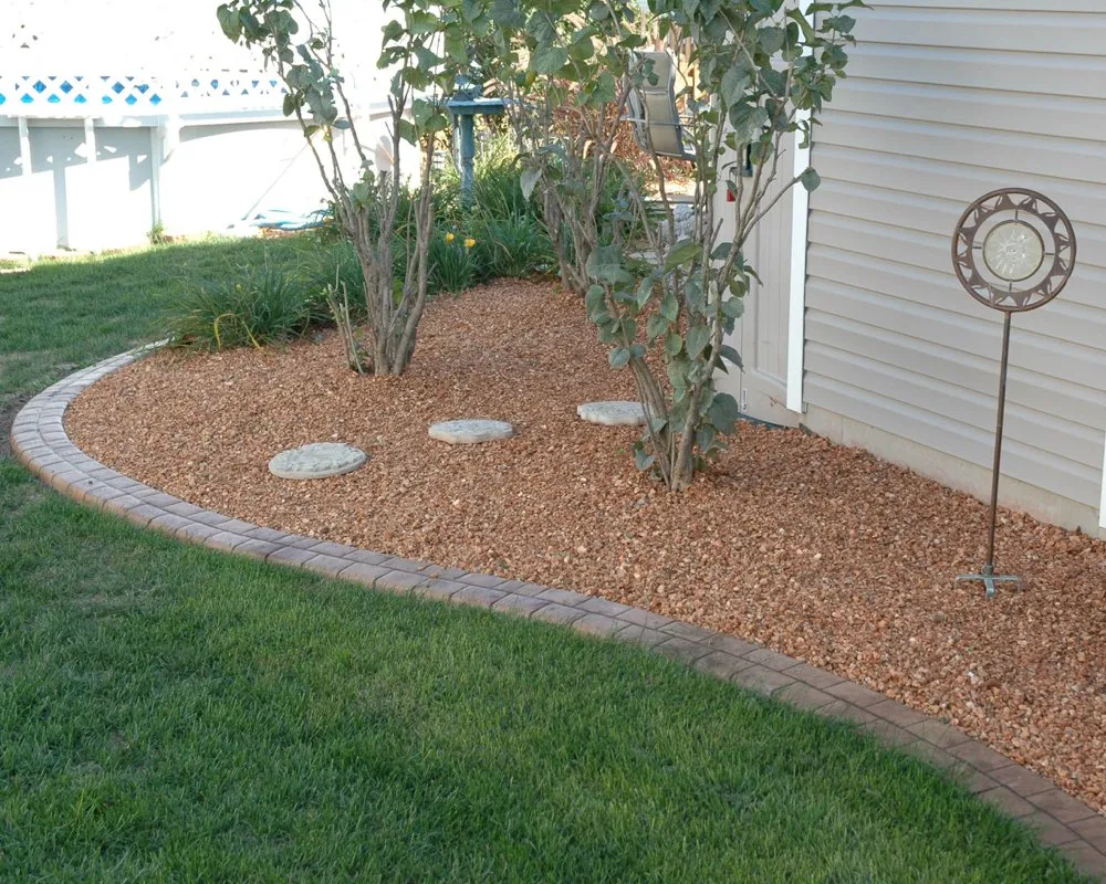 Custom landscaping services in Frankfort, IL - Border Magic