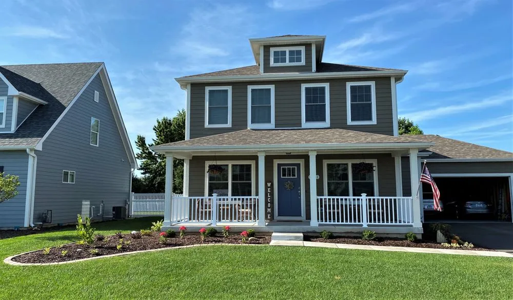 Expert yard maintenance for year-round maintenance across Frankfort, IL - Border Magic