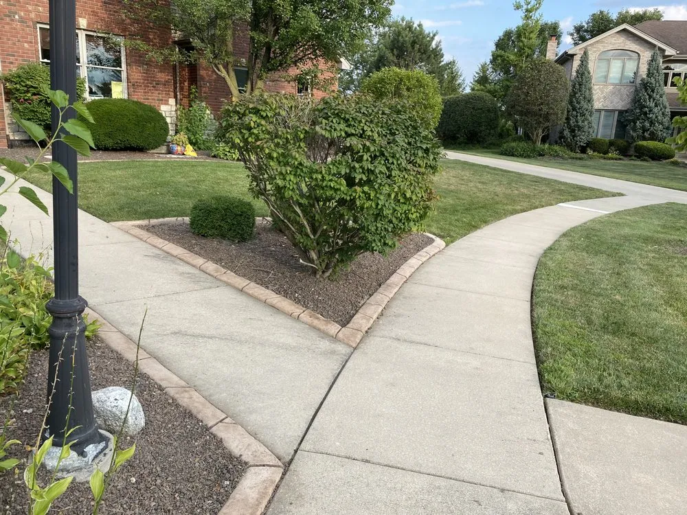 Expert outdoor landscaping for year-round maintenance in Frankfort, IL by Border Magic