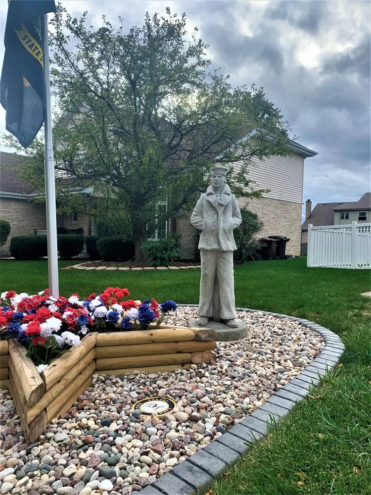 Top-rated yard cleanup service in Frankfort, IL by Border Magic