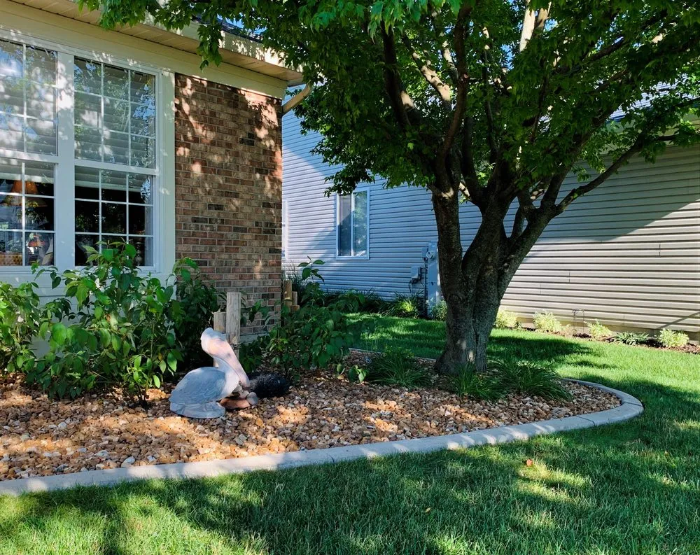Expert outdoor landscaping for residential properties across Frankfort, IL - Border Magic