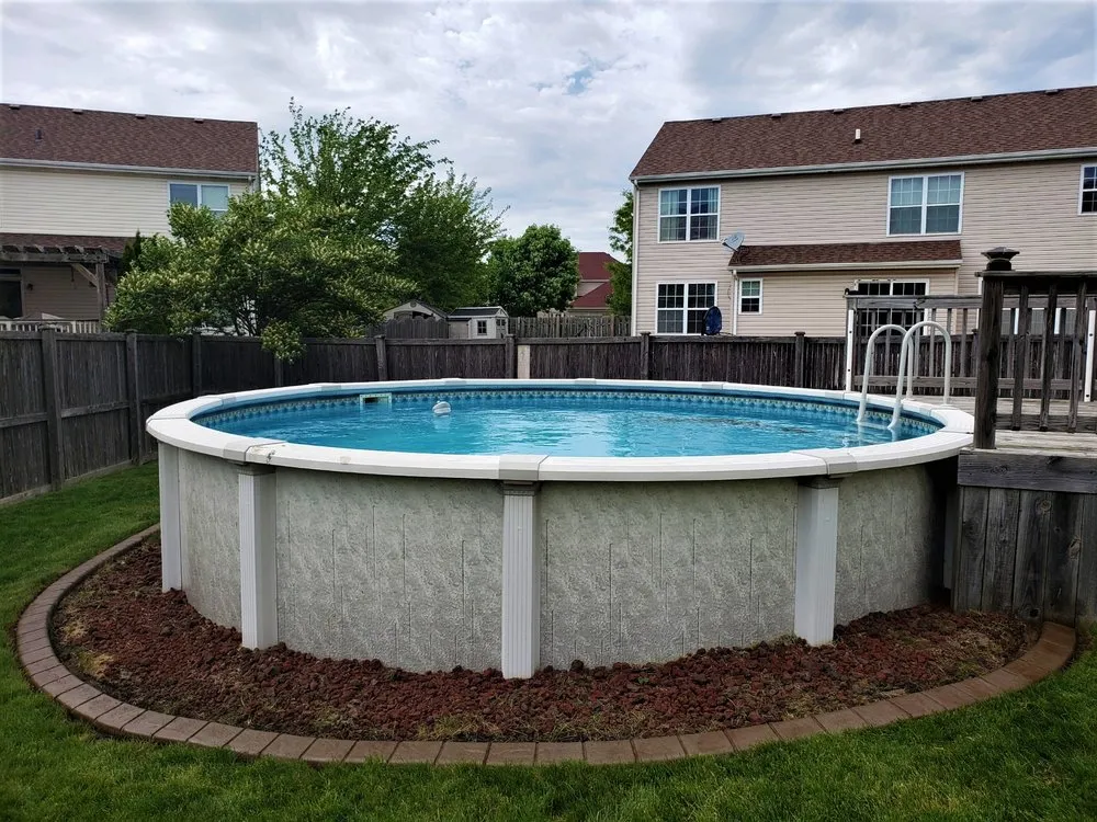 Local lawn mowing service near you in Frankfort, IL by Border Magic