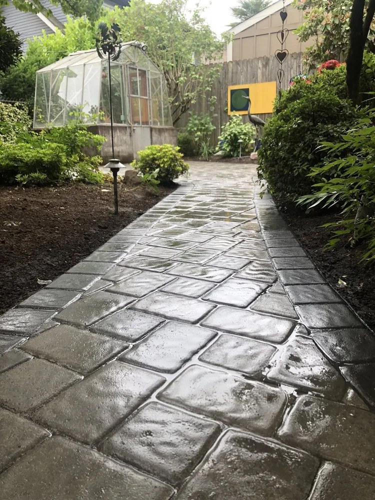 Expert yard maintenance in Salem, OR - Borlin Landscape Services