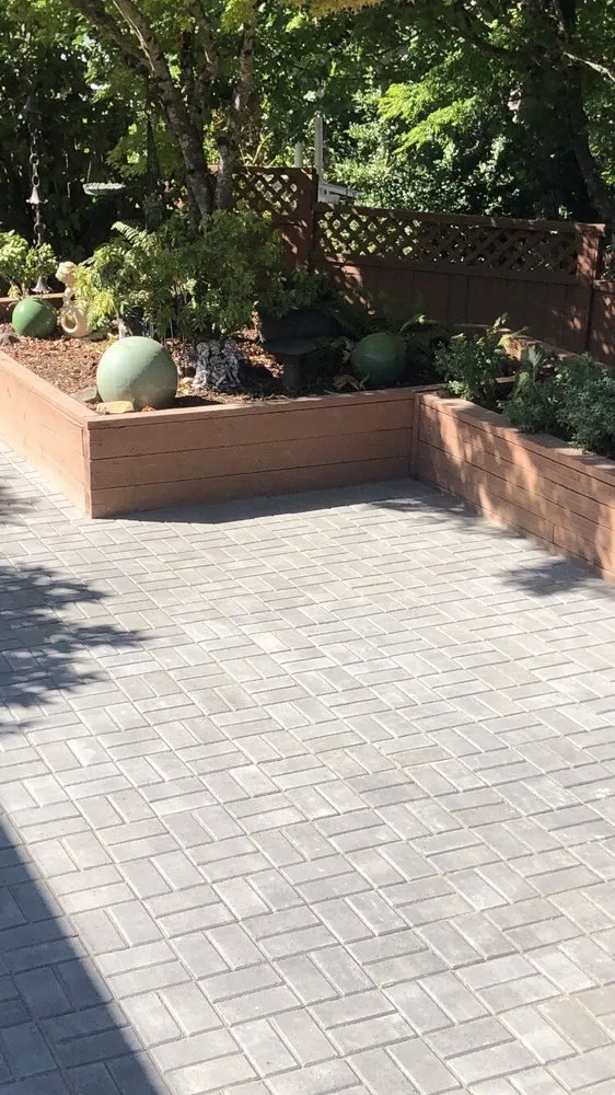 Expert outdoor landscaping in Salem, OR - Borlin Landscape Services