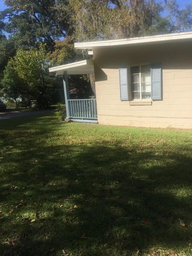 Affordable landscape design in Tallahassee, FL by Born 2 Clean