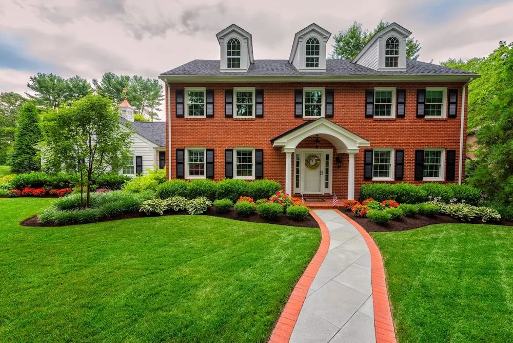 Affordable lawn care service in Hockessin, DE - Borsello Landscaping