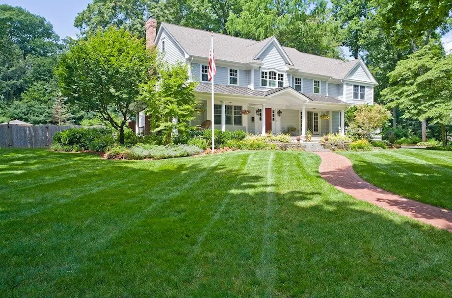 Custom residential landscaping in Allendale, NJ - Borst Landscape & Design