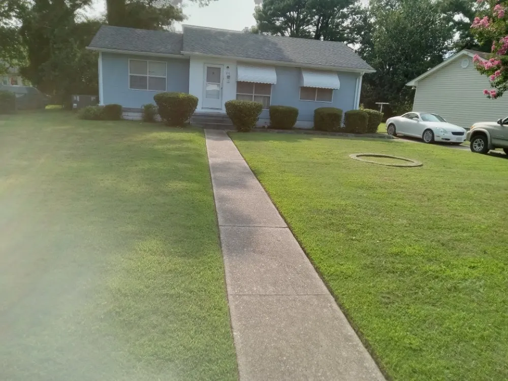 Affordable yard cleanup service for residential properties in Portsmouth, VA by Bo's Lawncare