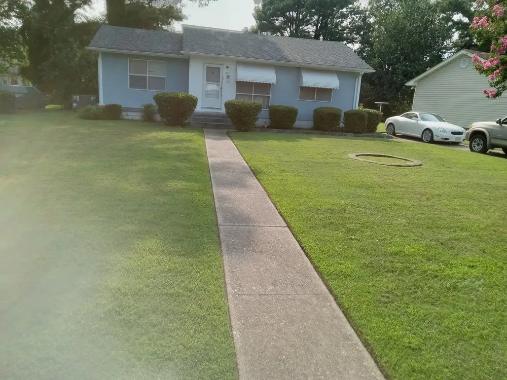 Top-rated landscaping services in Portsmouth, VA by Bo's Lawncare