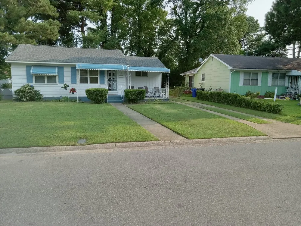 Reliable lawn mowing service near you in Portsmouth, VA by Bo's Lawncare