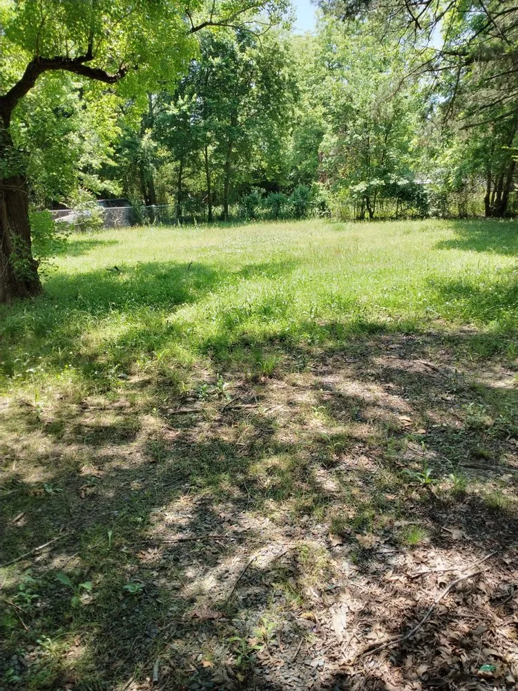 Reliable lawn mowing service in Bossier City, LA - Bo's LawnCare Services