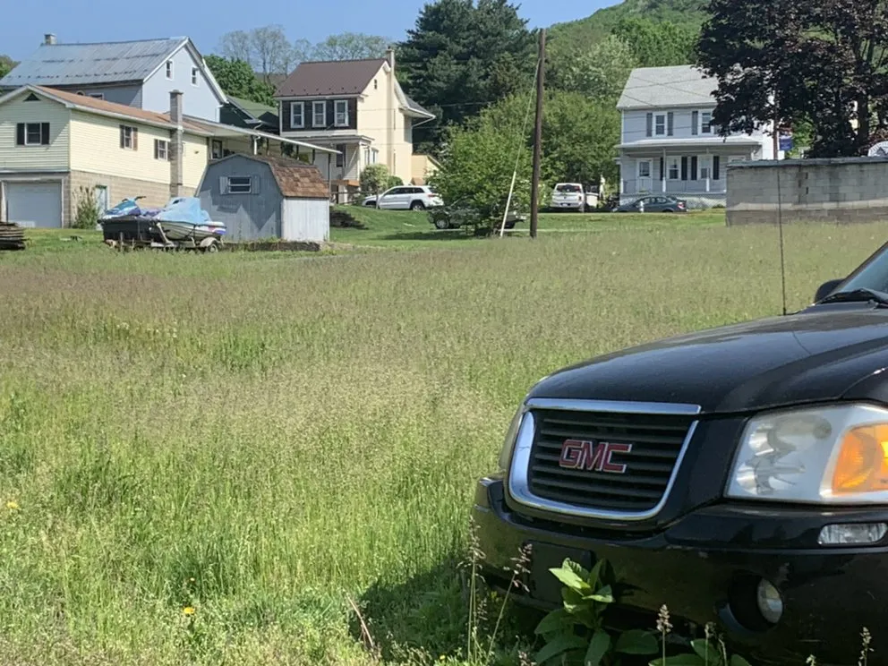 Top-rated landscape installation for residential properties in Shamokin, PA by Bosnian Landscaper