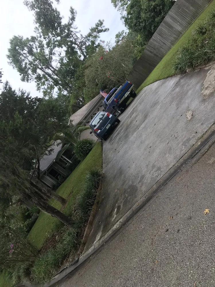 Top-rated yard cleanup service with custom design across Jacksonville, FL - Boss Cutz Lawn Service