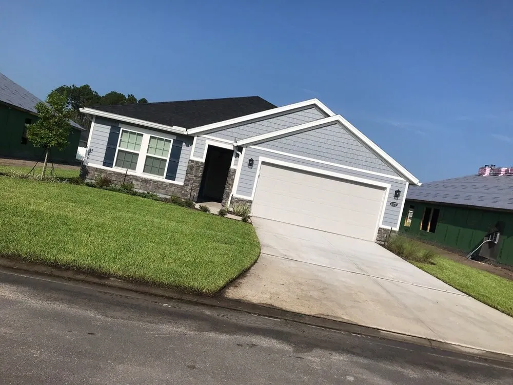 Custom yard maintenance in Jacksonville, FL - Boss Cutz Lawn Service