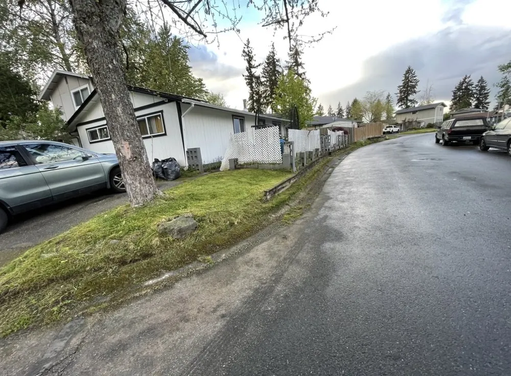 Professional residential landscaping for residential properties across Des Moines, WA - Boss Mowing Service Landscape