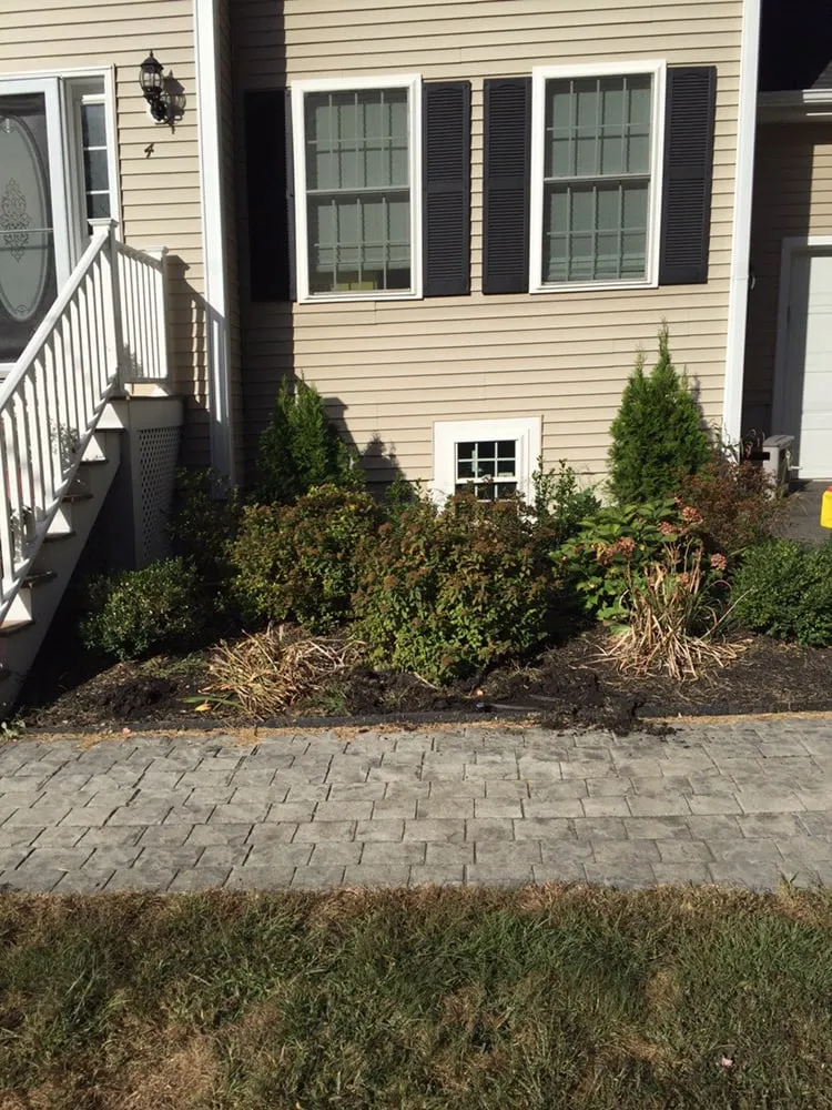 Affordable yard maintenance in Saugus, MA - Bostonian Landscaping & Property Maintenance