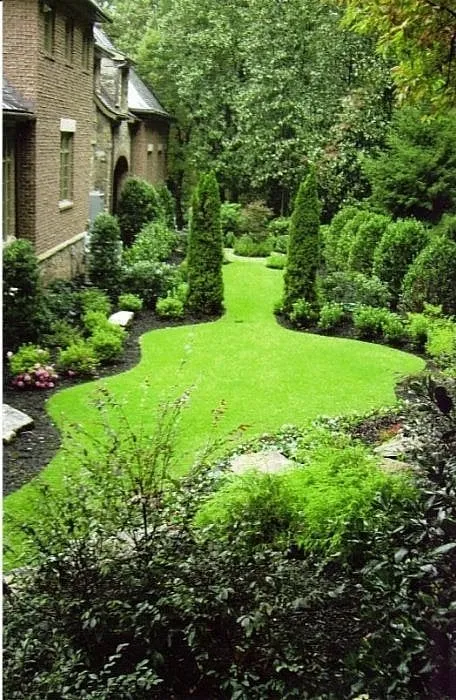 Professional garden landscaping for year-round maintenance in Atlanta, GA by Botanica Atlanta Landscape Design