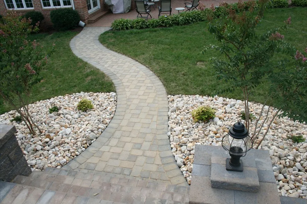 Custom lawn mowing service in Boonsboro, MD by Botanica Enterprises