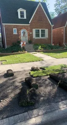 Botellos & contractor Logo