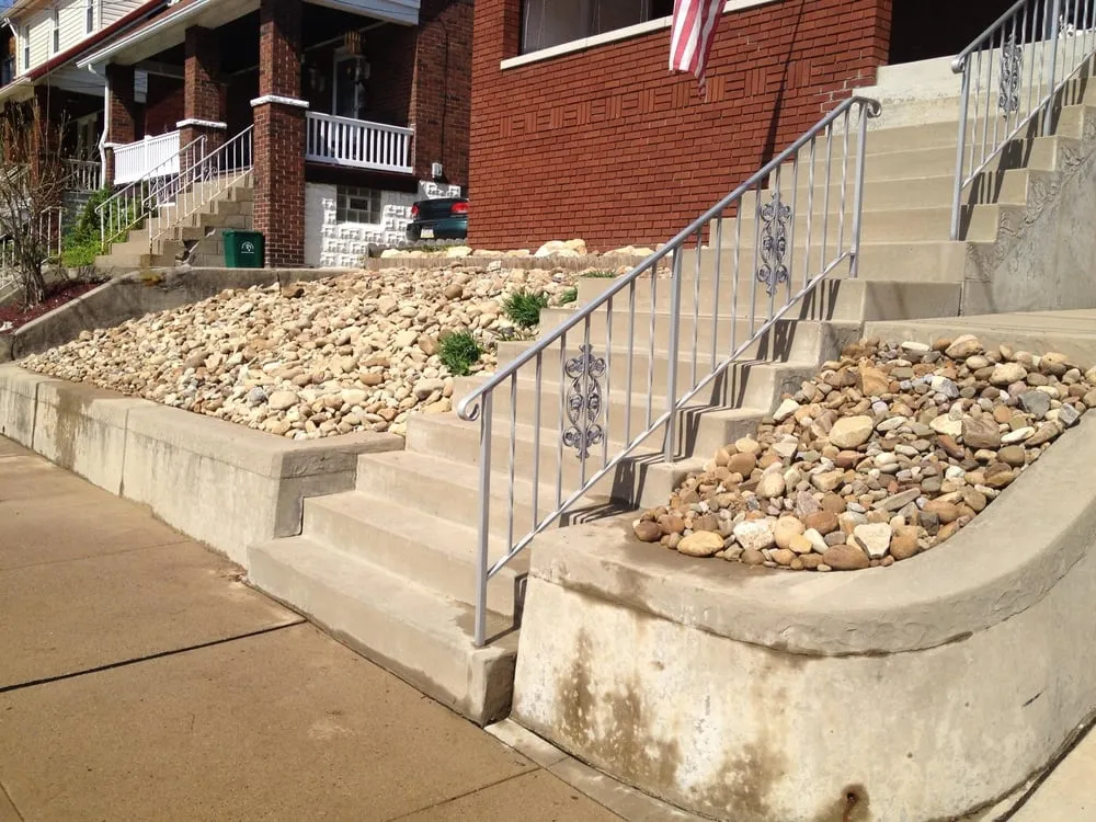 Reliable garden landscaping for residential properties in Pittsburgh, PA by Boulder Landscapes