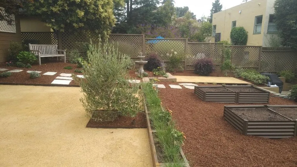 Professional yard maintenance for homes across Oakland, CA - Bountiful Botanicals, Inc.