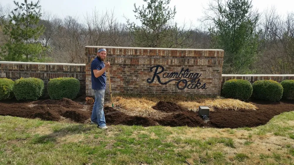 Professional lawn care service in Saint Louis, MO by Bow Man Mulching