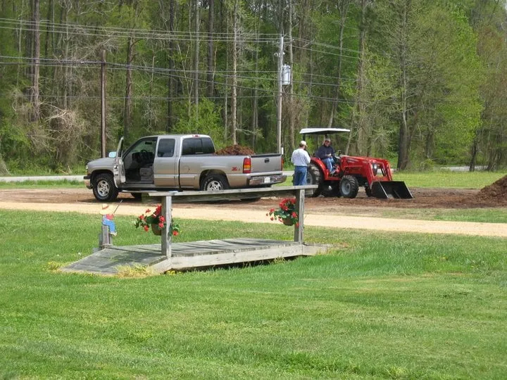 Local yard maintenance experts serving Great Mills, MD - Bowles Mulch