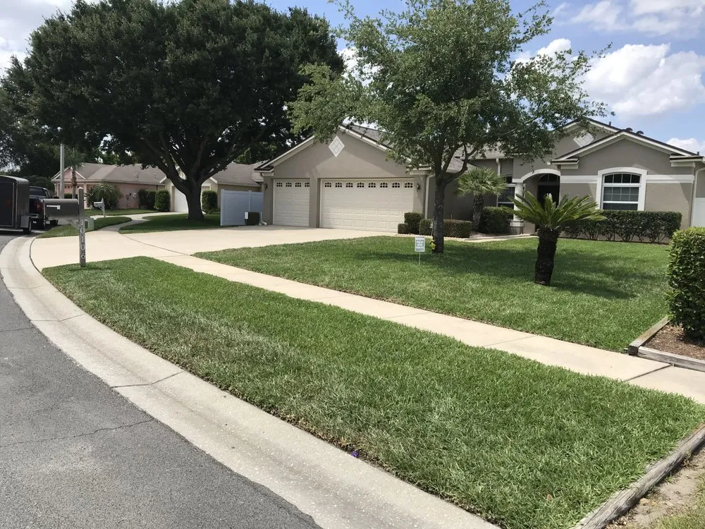 Affordable lawn mowing service in Riverview, FL by Bowmanite Lawn Care
