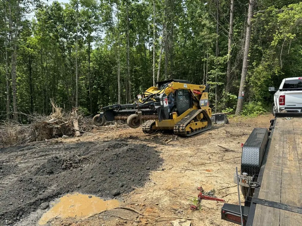 Reliable yard cleanup service in Kennesaw, GA by Boyd Landscape Services